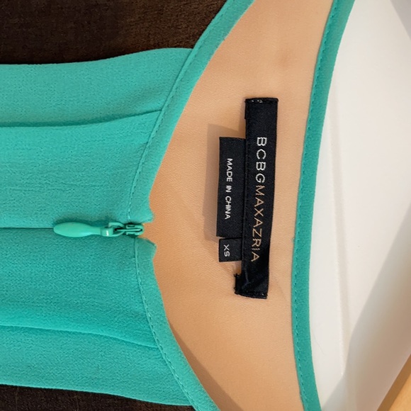 Women’s BCBG XS Tunic - Picture 2 of 3